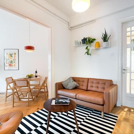 Cismigiu Serenity: 1Br Flat With Scenic Balcony ブカレスト エクステリア 写真