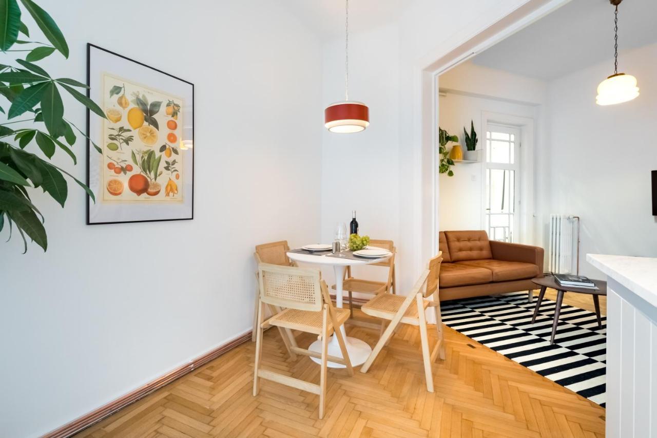 Cismigiu Serenity: 1Br Flat With Scenic Balcony ブカレスト エクステリア 写真