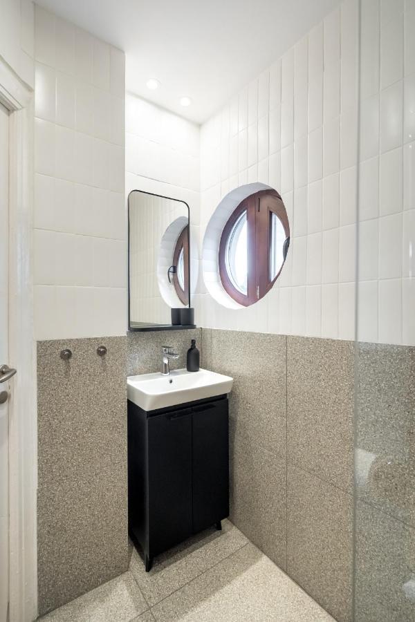 Cismigiu Serenity: 1Br Flat With Scenic Balcony ブカレスト エクステリア 写真