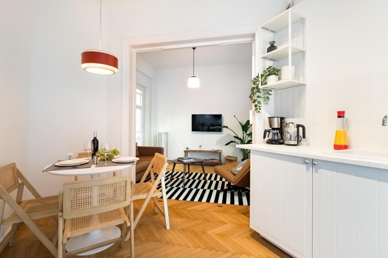 Cismigiu Serenity: 1Br Flat With Scenic Balcony ブカレスト エクステリア 写真