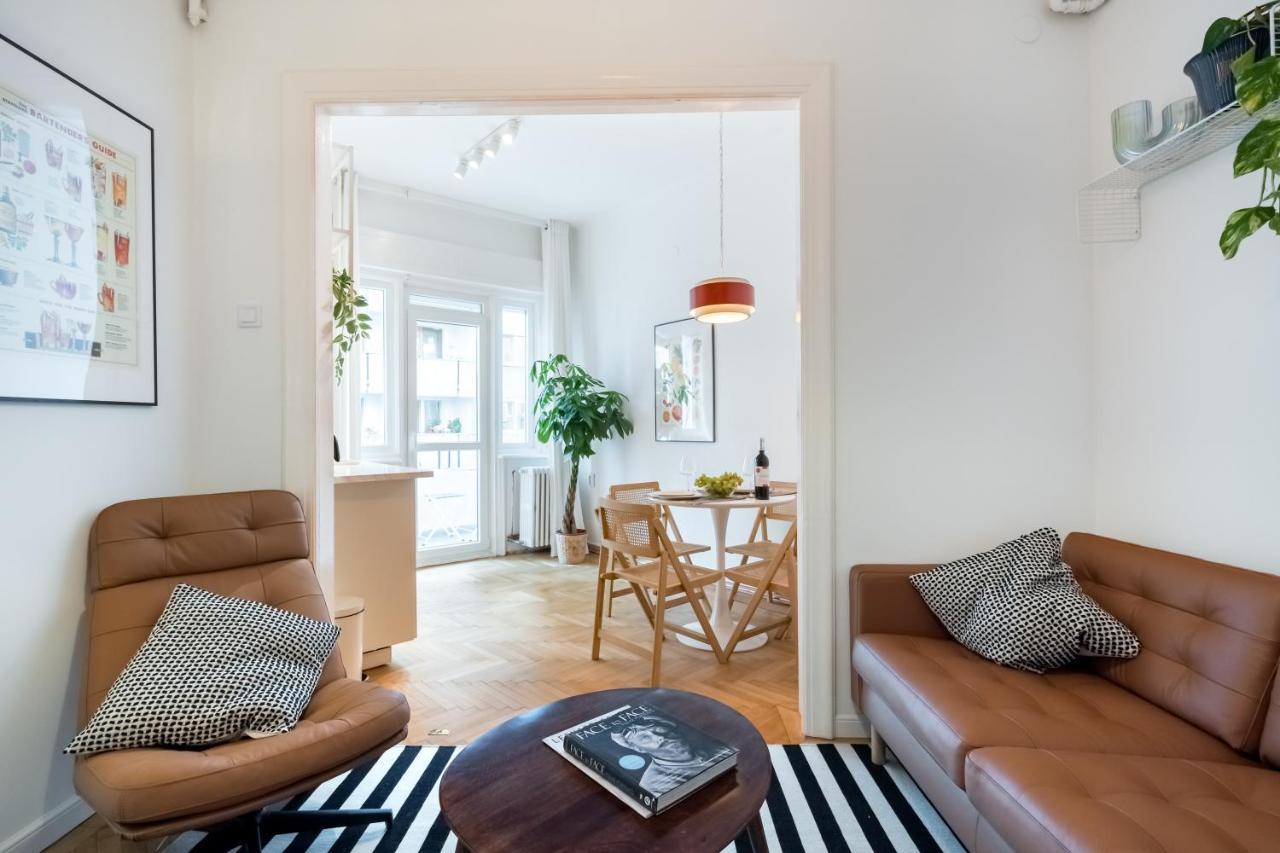 Cismigiu Serenity: 1Br Flat With Scenic Balcony ブカレスト エクステリア 写真
