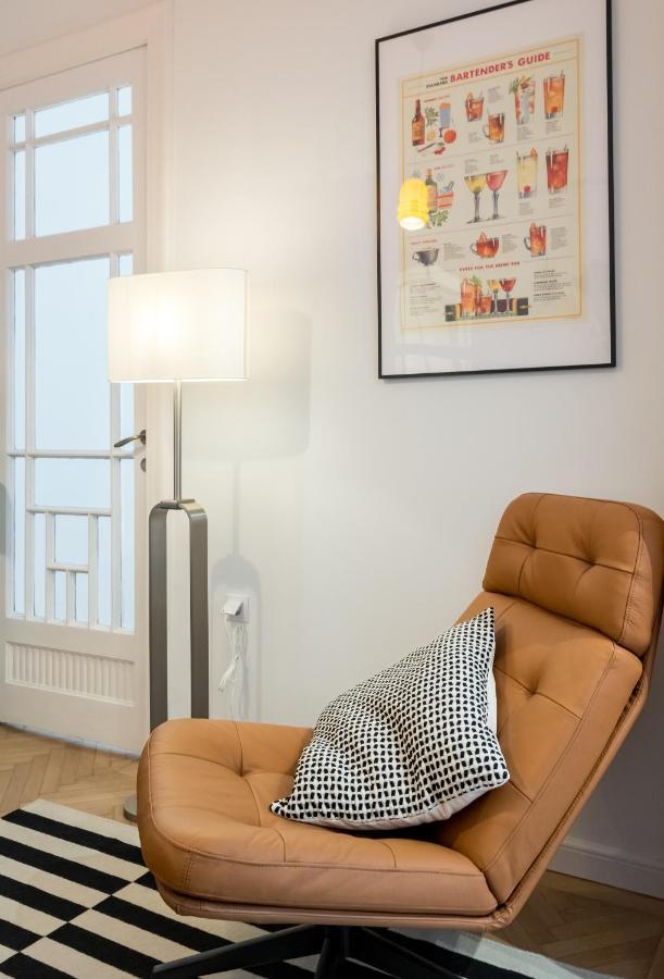 Cismigiu Serenity: 1Br Flat With Scenic Balcony ブカレスト エクステリア 写真