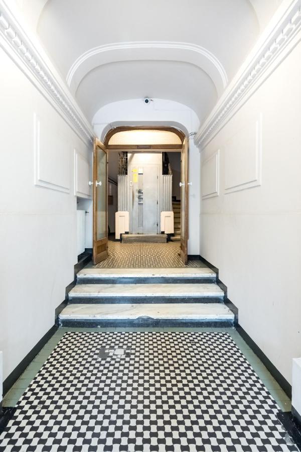 Cismigiu Serenity: 1Br Flat With Scenic Balcony ブカレスト エクステリア 写真
