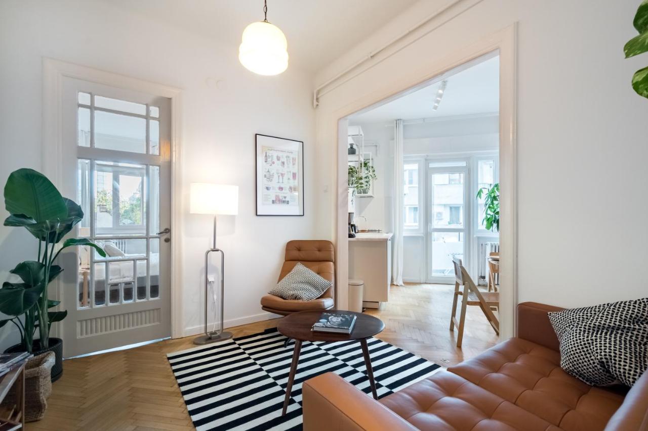 Cismigiu Serenity: 1Br Flat With Scenic Balcony ブカレスト エクステリア 写真