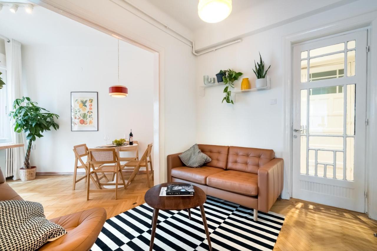 Cismigiu Serenity: 1Br Flat With Scenic Balcony ブカレスト エクステリア 写真