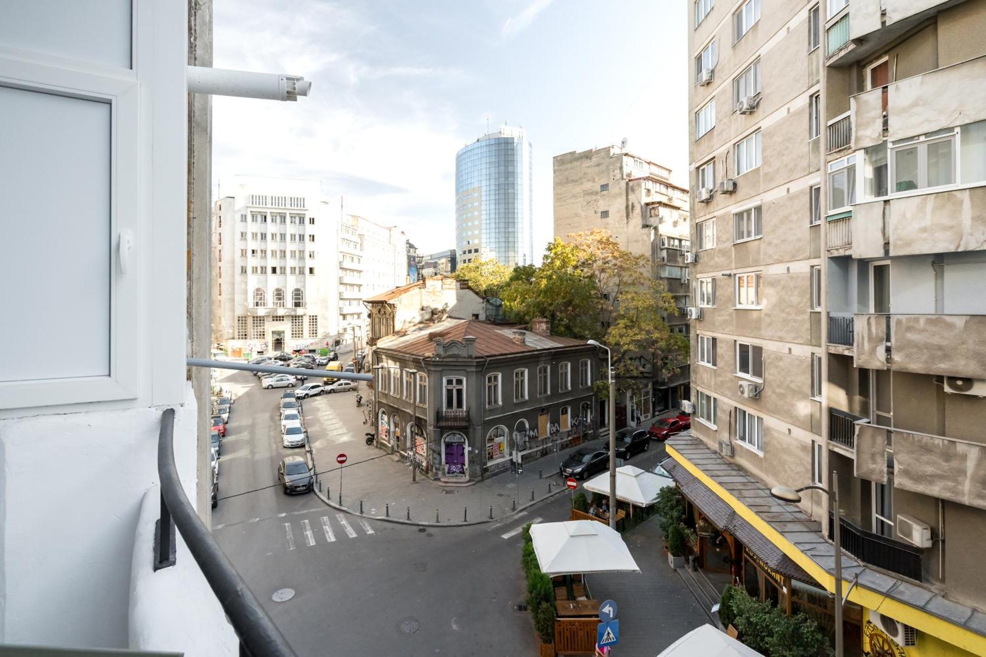 Cismigiu Serenity: 1Br Flat With Scenic Balcony ブカレスト エクステリア 写真
